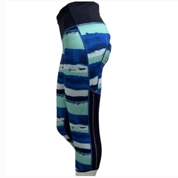 Lululemon Pace Pusher Capri Leggings
Luxtreme Brush Strokes Harbour Blue Menthol - Picture 2 of 12